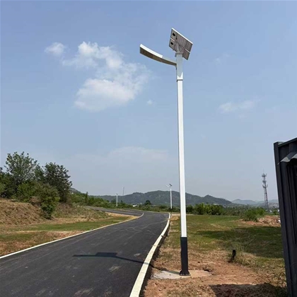 巴音郭楞路边太阳能路灯安装